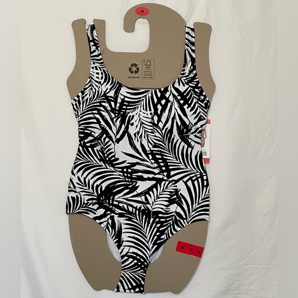 New OP One-Piece Swimwear Size‎ Medium - Picture 4 of 5